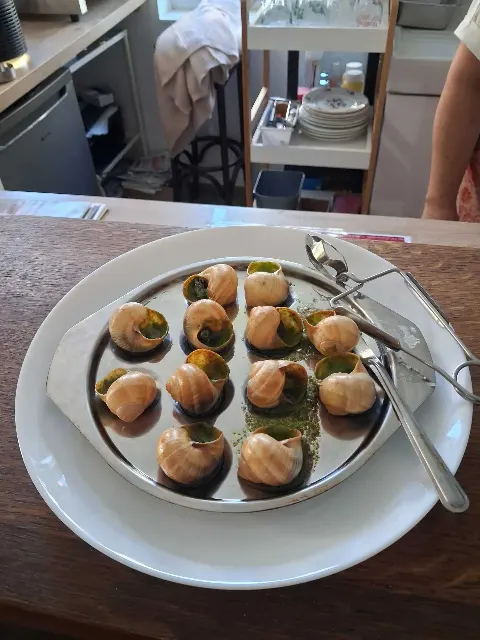 Escargots servis au comptoir